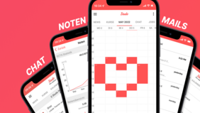 Darstellung der Studo App auf drei Smartphone-Screens vor rotem Hintergrund mit Funktionen wie Notenübersicht, Kalender, Mails und Chat.